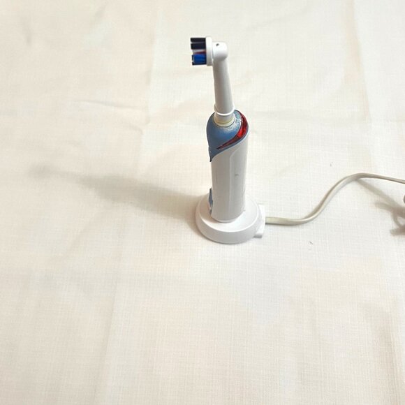 🛑 ORAL B Pro BRAUN ➕ ELECTRIC TOOTHBRUSH Rechargeable BRUSH Charger 💸BUY NOW‼️ - Picture 8 of 16